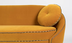 Loveseat Don't Love Me velvet
