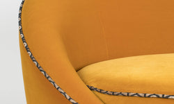 Loveseat Don't Love Me velvet