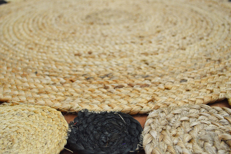 bakero-vloerkleed-rive-hoogpolig-naturel-zwart-120x120x1-jute-vloerkleden-vloerkleden-woontextiel3