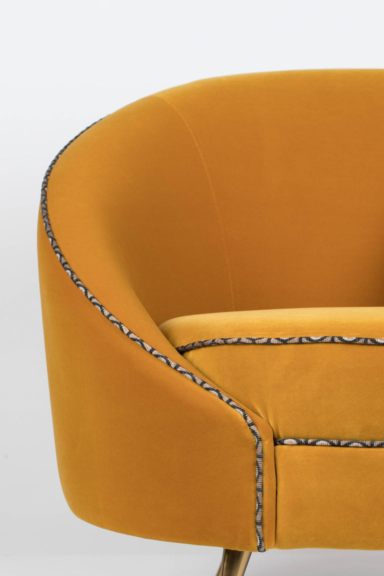 Loveseat Don't Love Me velvet
