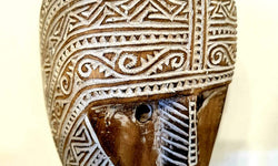 Masker op standaard Ubud