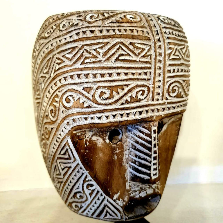 Masker op standaard Ubud