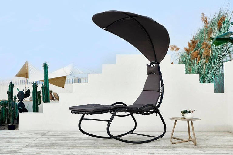 Schommel ligstoel met parasol