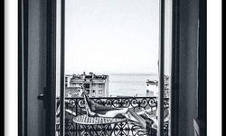 Ingelijste poster French Windowsill