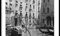 Ingelijste poster Gondolier in Venice '53