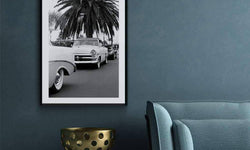 Plexiglas schilderij Classic Car Under A Palm Tree