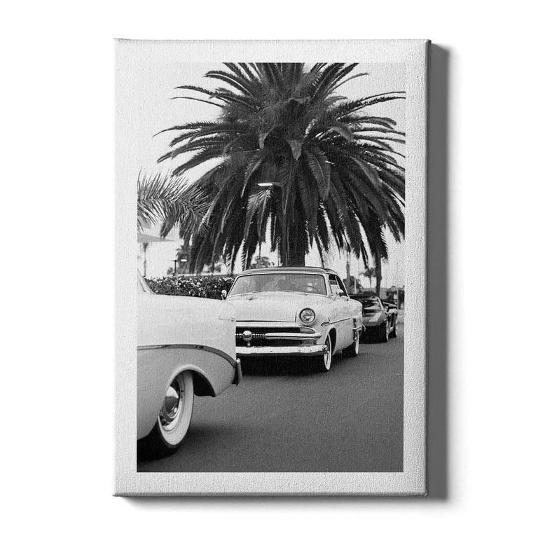 Plexiglas schilderij Classic Car Under A Palm Tree