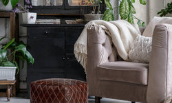 Hocker Lara