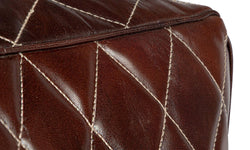 Hocker Lara